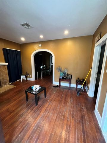 2809 Wentworth Street, Houston, TX 77004