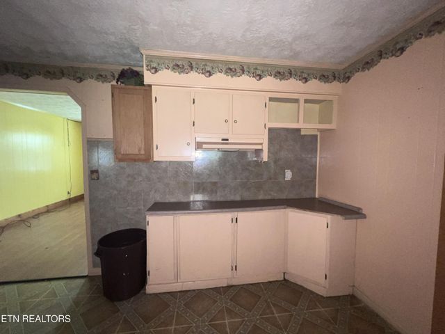 554 Mary Cromwell Rd, Jamestown, TN 38556