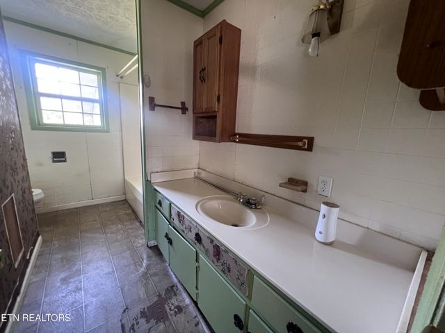 554 Mary Cromwell Rd, Jamestown, TN 38556