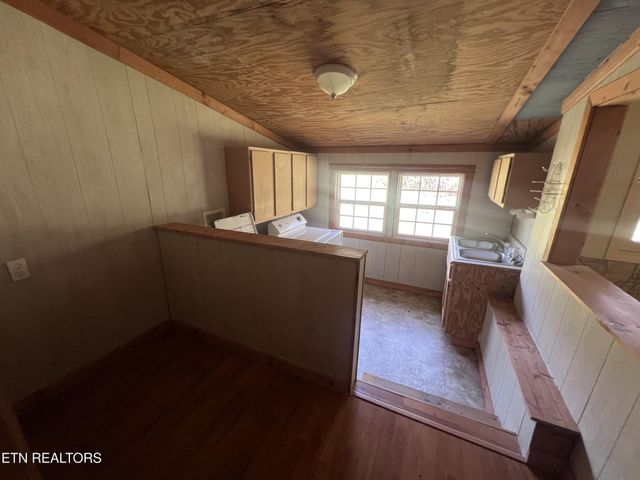 554 Mary Cromwell Rd, Jamestown, TN 38556