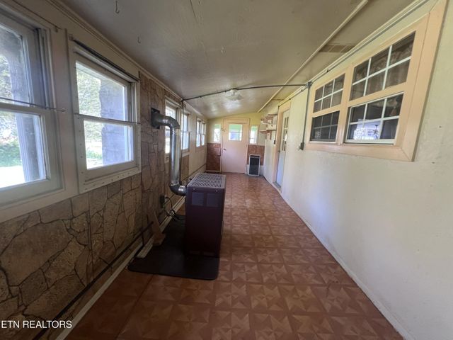 554 Mary Cromwell Rd, Jamestown, TN 38556