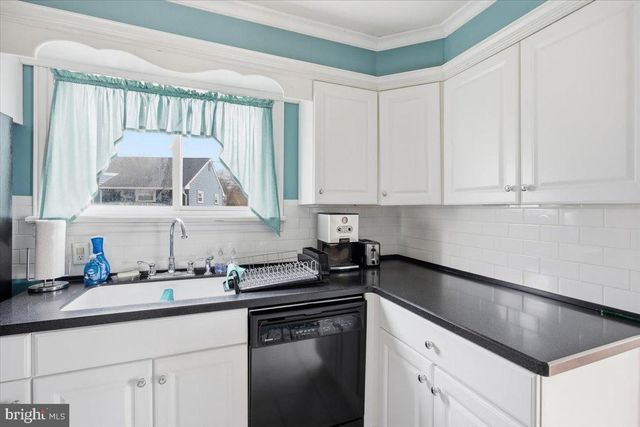 1046 MONMOUTH RD, Deptford, NJ 08096