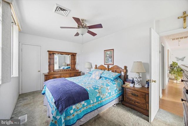 1046 MONMOUTH RD, Deptford, NJ 08096