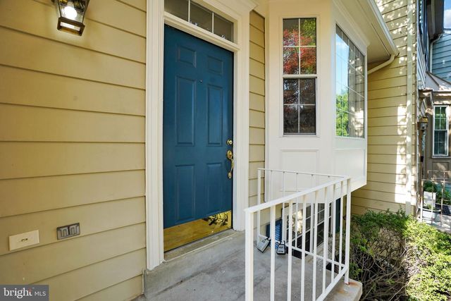 5166 HAVERING WAY, Woodbridge, VA 22193