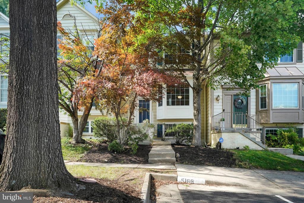 5166 HAVERING WAY, Woodbridge, VA 22193