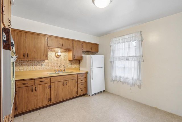 2606 Eisenhower DRIVE, Racine, WI 53405
