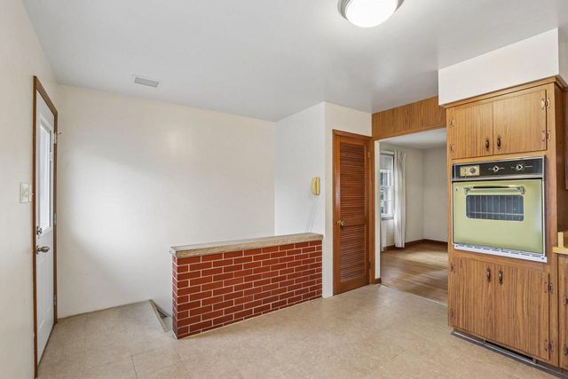 2606 Eisenhower DRIVE, Racine, WI 53405