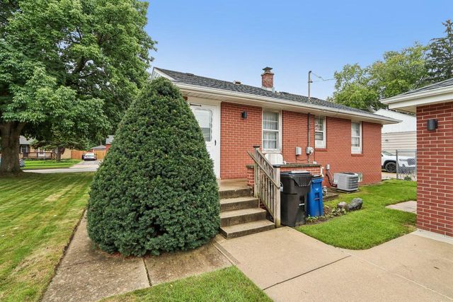2606 Eisenhower DRIVE, Racine, WI 53405
