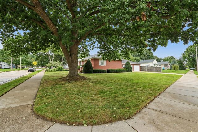 2606 Eisenhower DRIVE, Racine, WI 53405