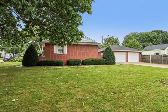 2606 Eisenhower DRIVE, Racine, WI 53405