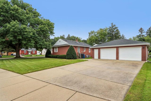 2606 Eisenhower DRIVE, Racine, WI 53405