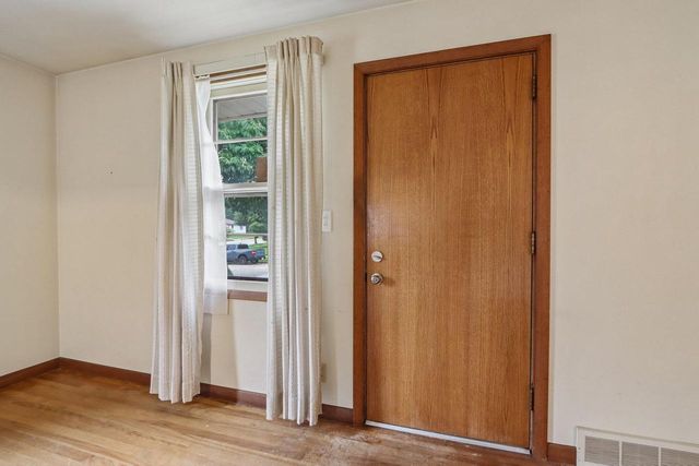 2606 Eisenhower DRIVE, Racine, WI 53405
