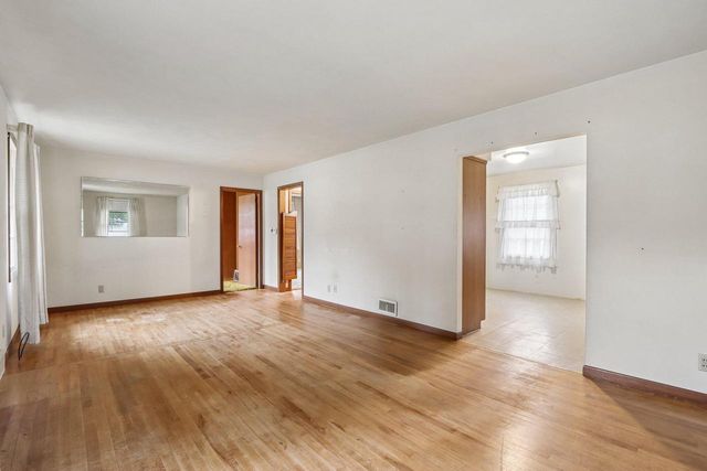 2606 Eisenhower DRIVE, Racine, WI 53405