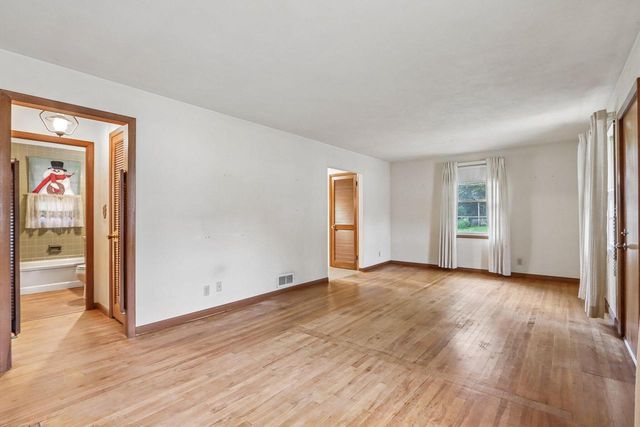 2606 Eisenhower DRIVE, Racine, WI 53405
