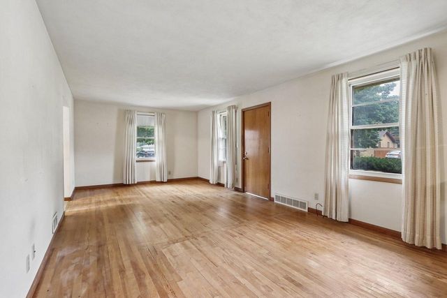2606 Eisenhower DRIVE, Racine, WI 53405