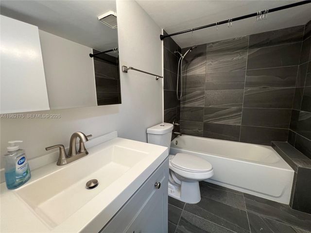 21133 SW 85th Ave 302, Cutler Bay, FL 33189