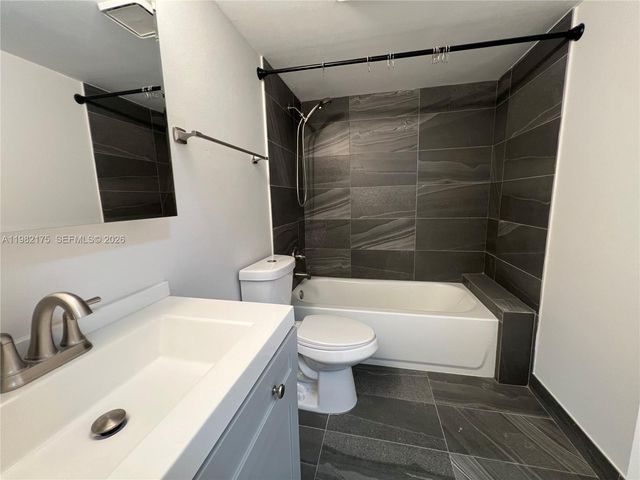 21133 SW 85th Ave 302, Cutler Bay, FL 33189