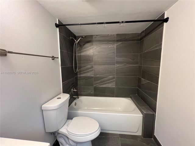 21133 SW 85th Ave 302, Cutler Bay, FL 33189