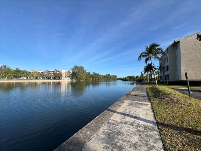 21133 SW 85th Ave 302, Cutler Bay, FL 33189