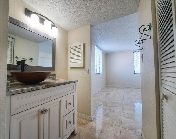 201 W LAUREL STREET 801, Tampa, FL 33602