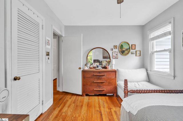 40 N Garden Circle, Greenville, SC 29615