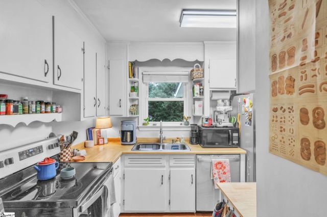 40 N Garden Circle, Greenville, SC 29615