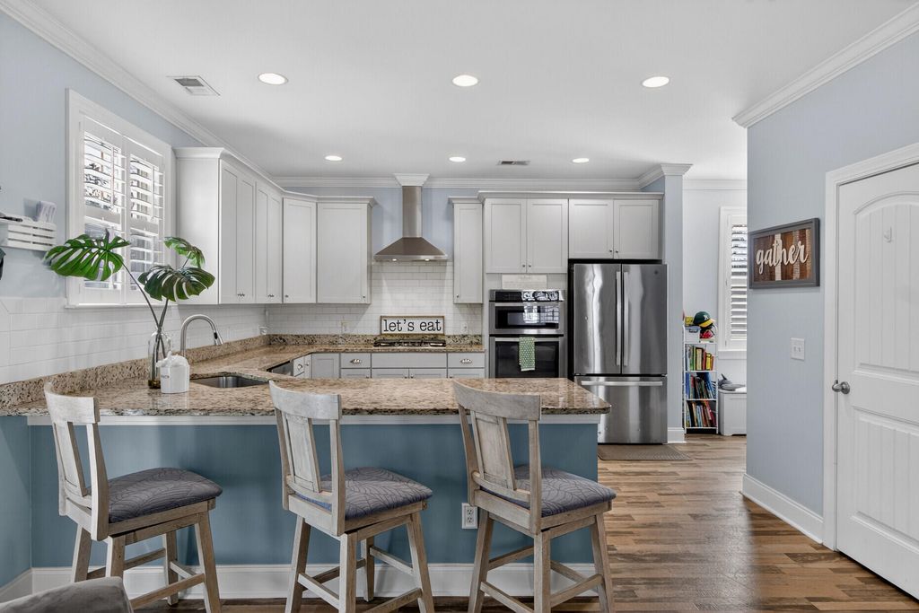 Image 11 of property listing at 5106 Celtic Drive, North Charleston, SC 29405