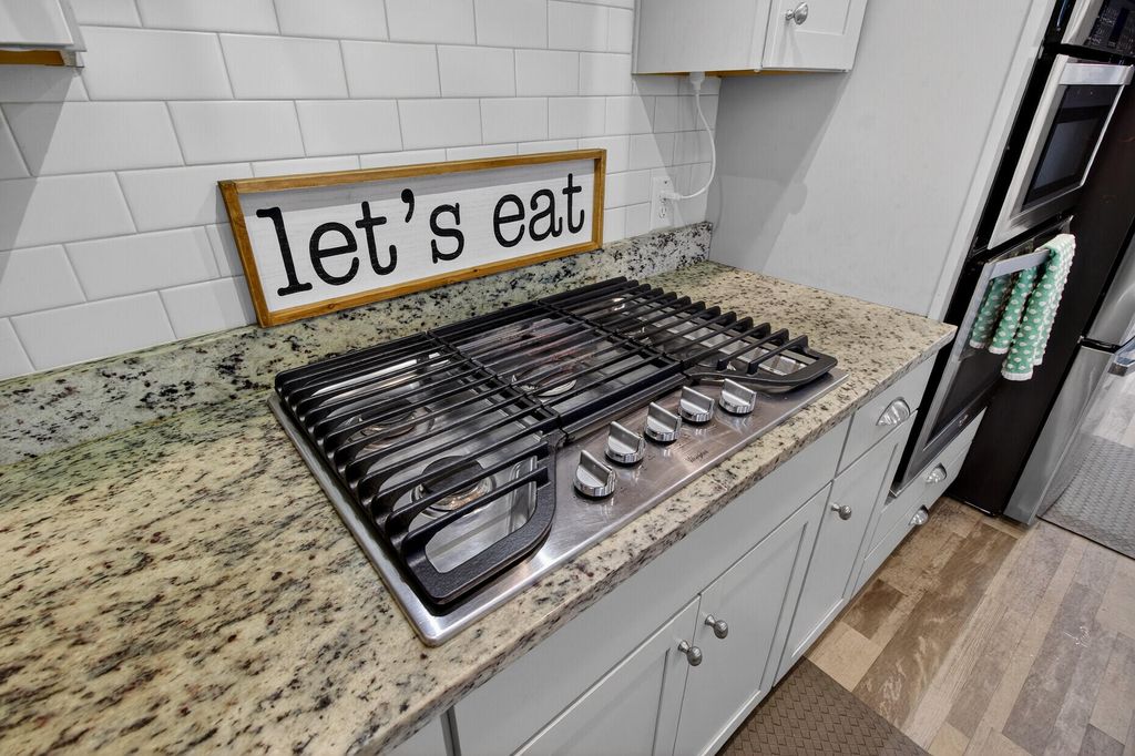 Image 12 of property listing at 5106 Celtic Drive, North Charleston, SC 29405