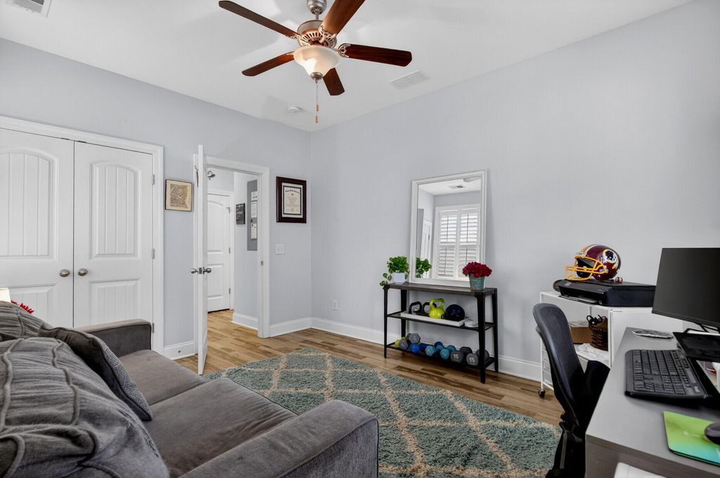 Image 19 of property listing at 5106 Celtic Drive, North Charleston, SC 29405