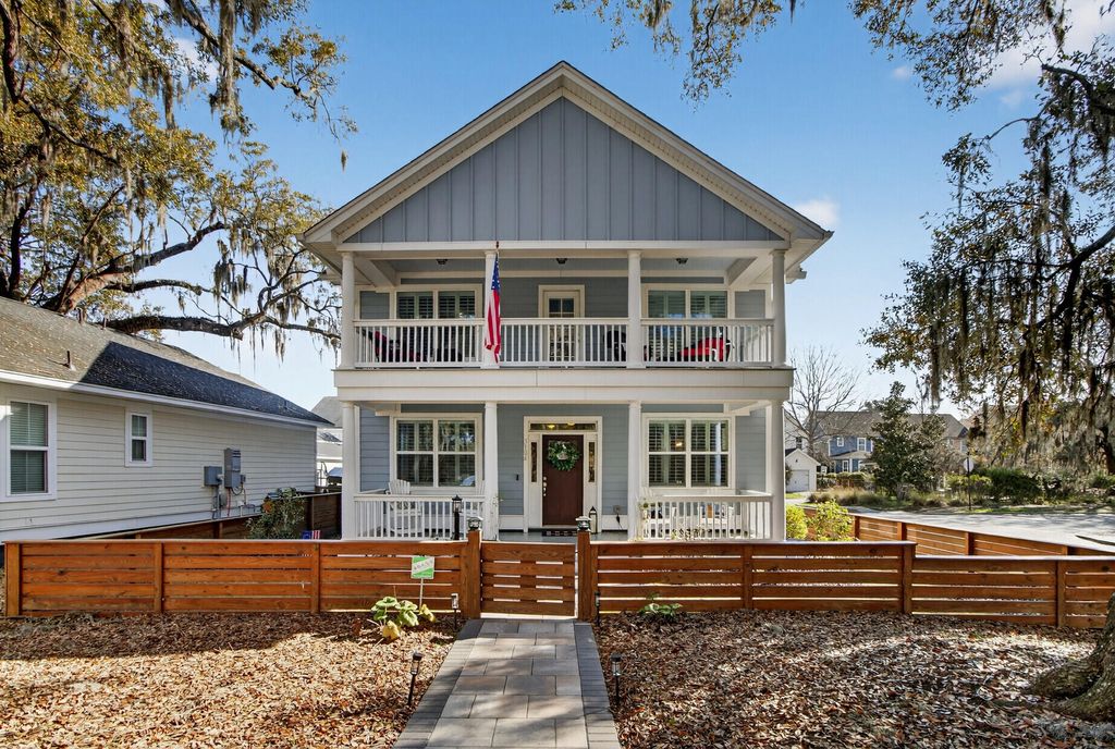 Image 2 of property listing at 5106 Celtic Drive, North Charleston, SC 29405