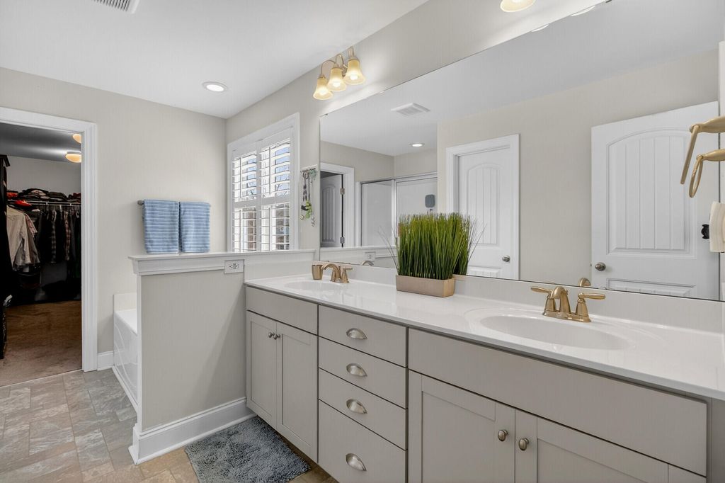 Image 30 of property listing at 5106 Celtic Drive, North Charleston, SC 29405