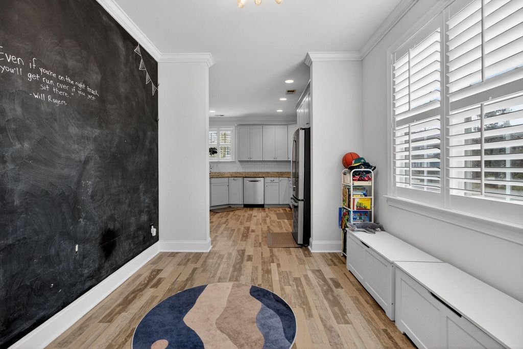 Image 9 of property listing at 5106 Celtic Drive, North Charleston, SC 29405