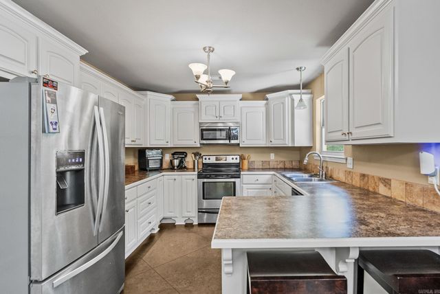 2519 Springhill Village Dr, Bryant, AR 72022