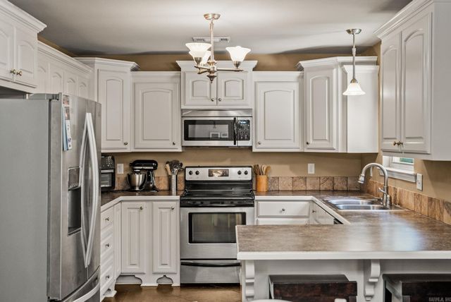 2519 Springhill Village Dr, Bryant, AR 72022