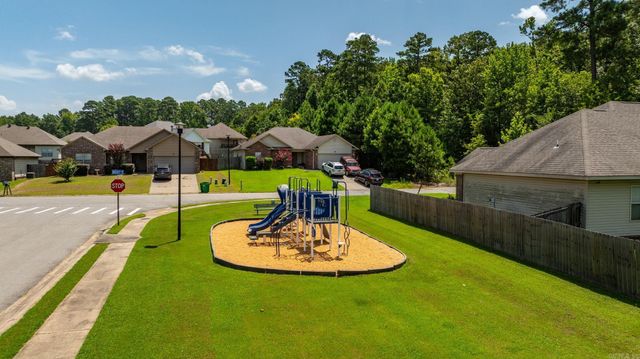 2519 Springhill Village Dr, Bryant, AR 72022