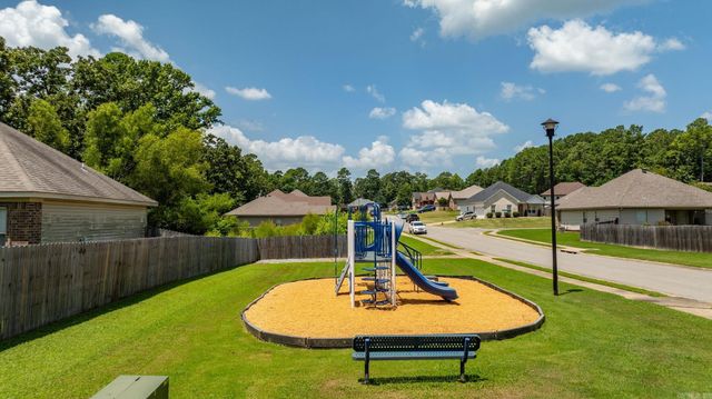 2519 Springhill Village Dr, Bryant, AR 72022