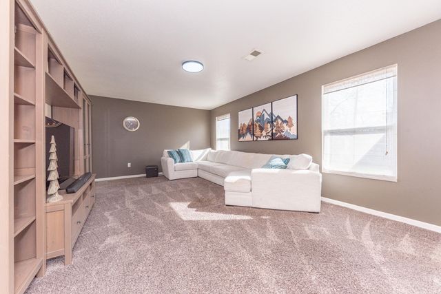 860 Prairie Lane, Milan, MI 48160