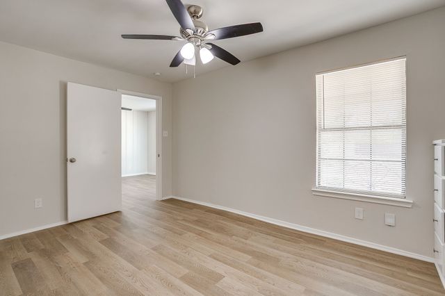 204 W Northern Avenue, Saginaw, TX 76179