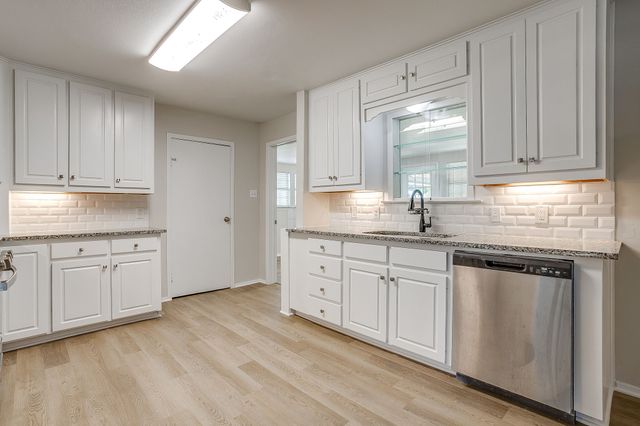 204 W Northern Avenue, Saginaw, TX 76179