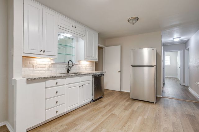 204 W Northern Avenue, Saginaw, TX 76179