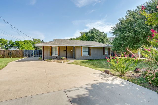 204 W Northern Avenue, Saginaw, TX 76179