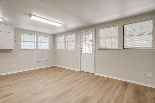 204 W Northern Avenue, Saginaw, TX 76179