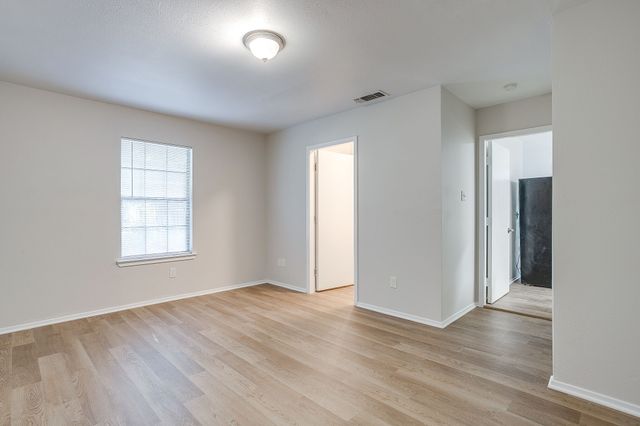 204 W Northern Avenue, Saginaw, TX 76179