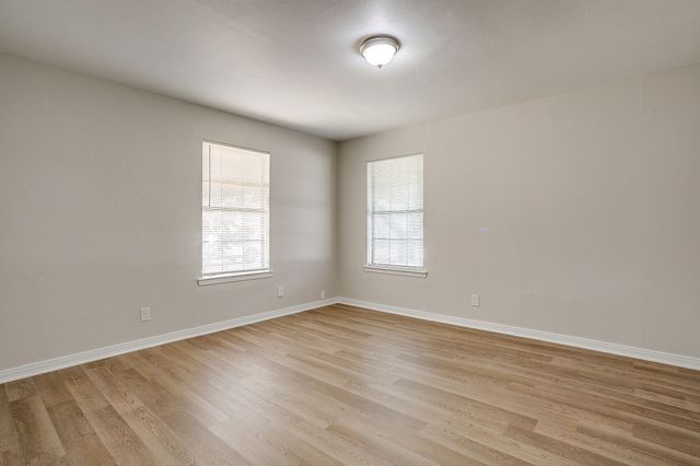 204 W Northern Avenue, Saginaw, TX 76179