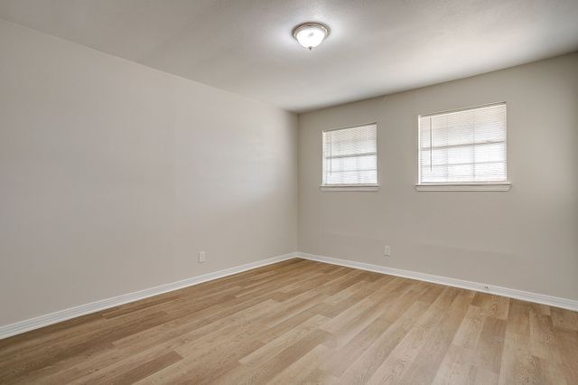 204 W Northern Avenue, Saginaw, TX 76179