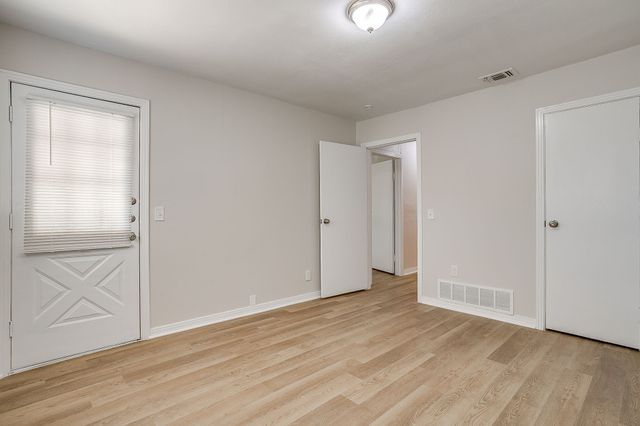 204 W Northern Avenue, Saginaw, TX 76179