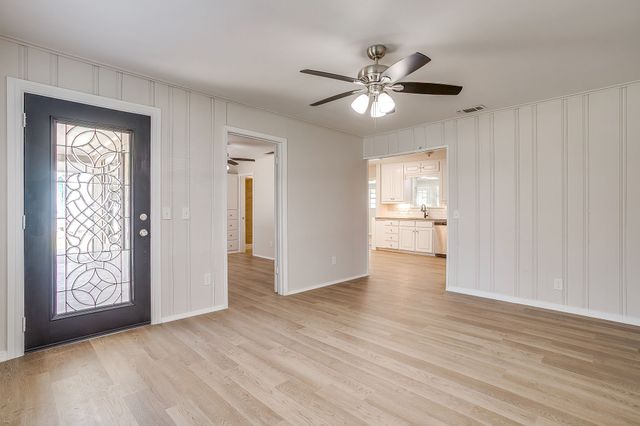 204 W Northern Avenue, Saginaw, TX 76179