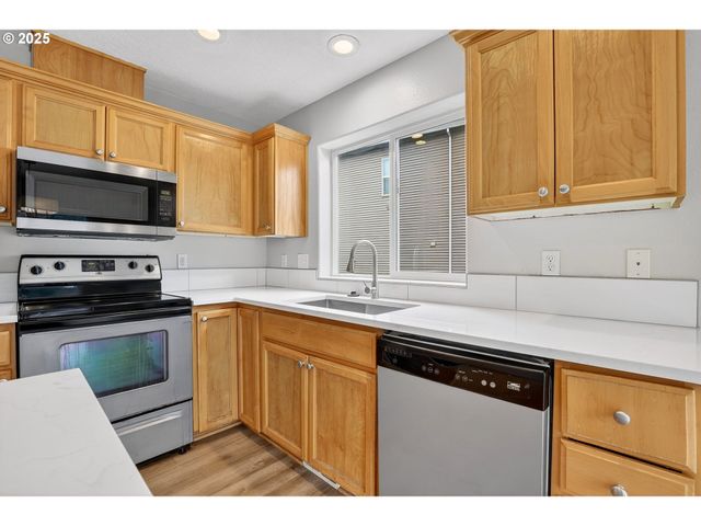 38420 MILLER St, Sandy, OR 97055