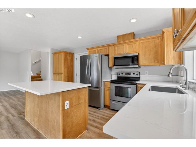 38420 MILLER St, Sandy, OR 97055