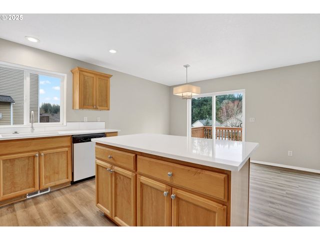 38420 MILLER St, Sandy, OR 97055